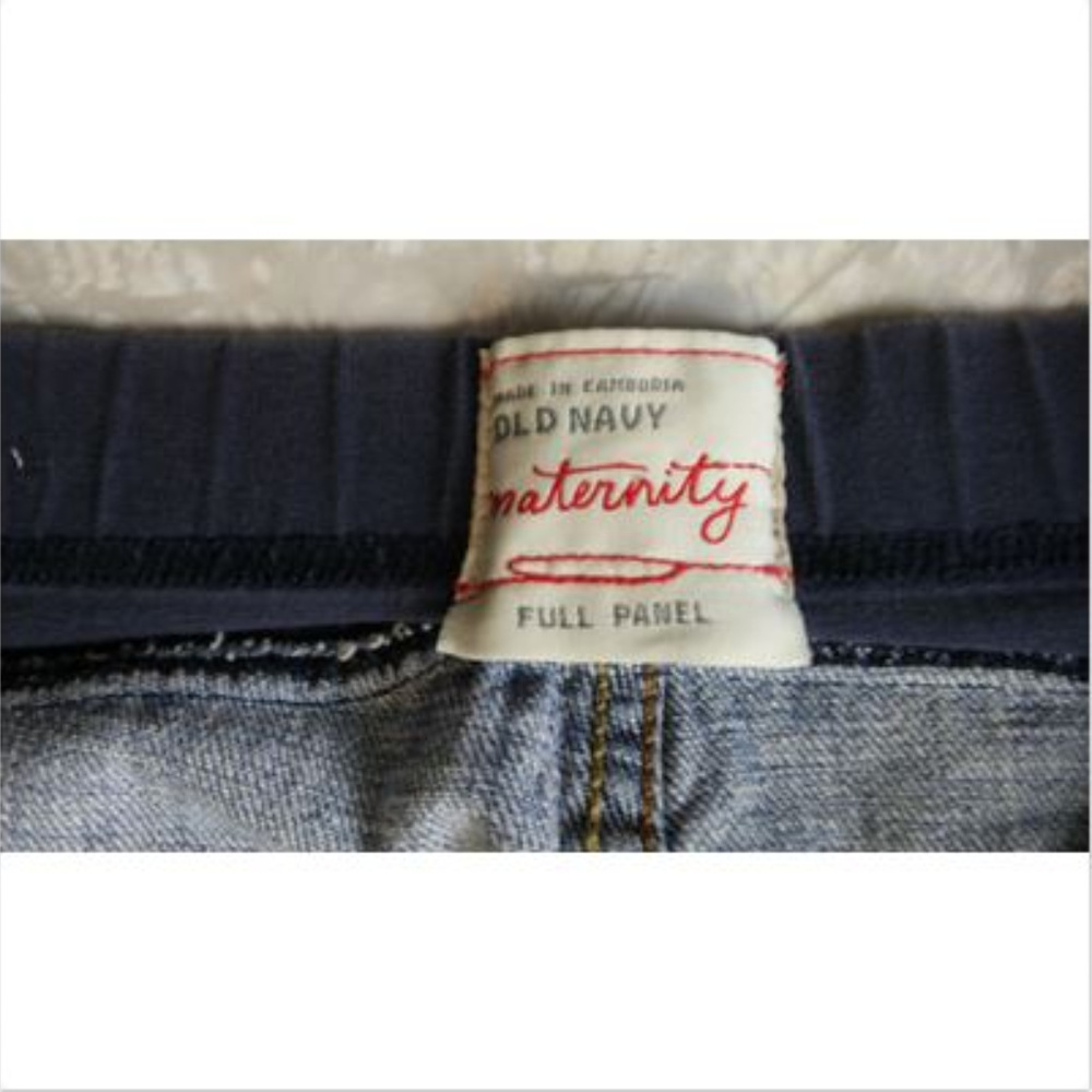 Old Navy Maternity Bootcut Jeans, Medium Wash - Picture 6 of 8